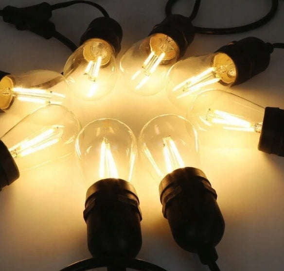 Ghirlandă Luminoasă pentru Grădină, Becuri LED Economice cu Lumină Caldă, Efect Vizual Spectaculos, Lungime 10-20 Metri cu 10-40 becuri