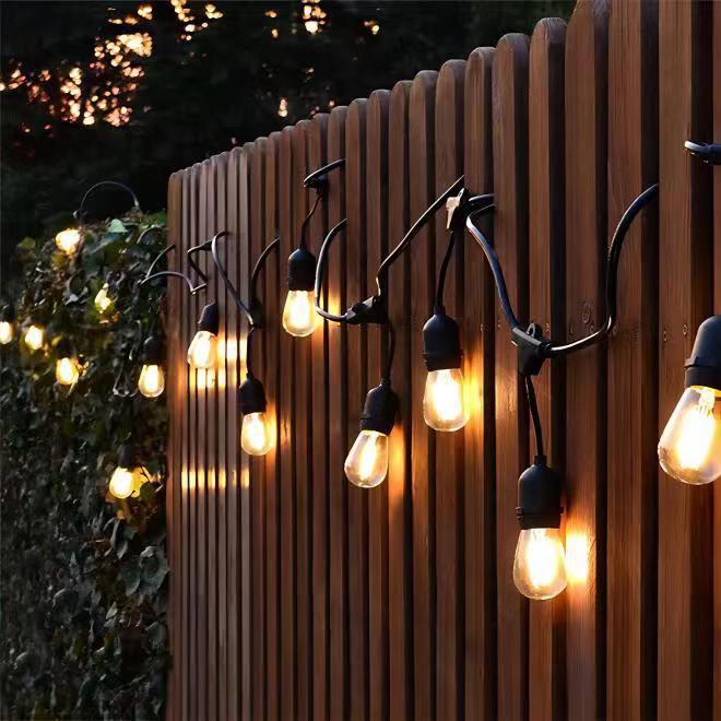 Ghirlandă Luminoasă pentru Grădină, Becuri LED Economice cu Lumină Caldă, Efect Vizual Spectaculos, Lungime 10-20 Metri cu 10-40 becuri