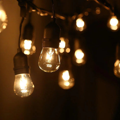 Ghirlandă Luminoasă pentru Grădină, Becuri LED Economice cu Lumină Caldă, Efect Vizual Spectaculos, Lungime 10-20 Metri cu 10-40 becuri